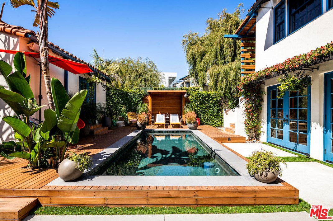 346 Westbourne Dr, Los Angeles CA  90048-1910 exterior