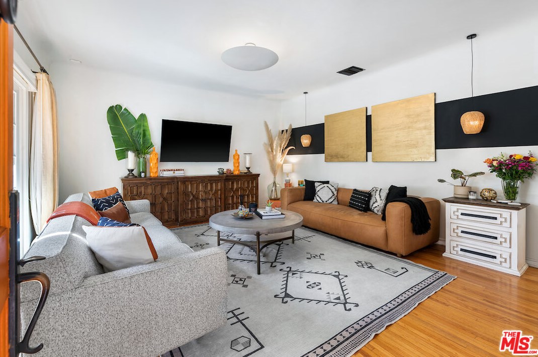 346 Westbourne Dr, Los Angeles CA  90048-1910 exterior