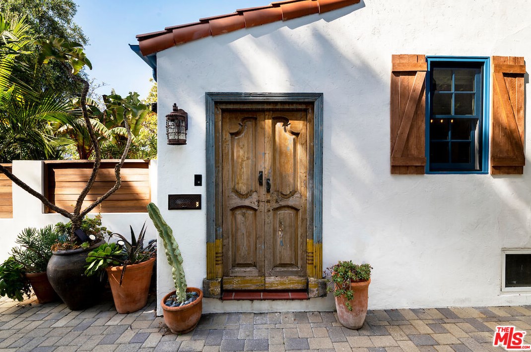 346 Westbourne Dr, Los Angeles CA  90048-1910 exterior