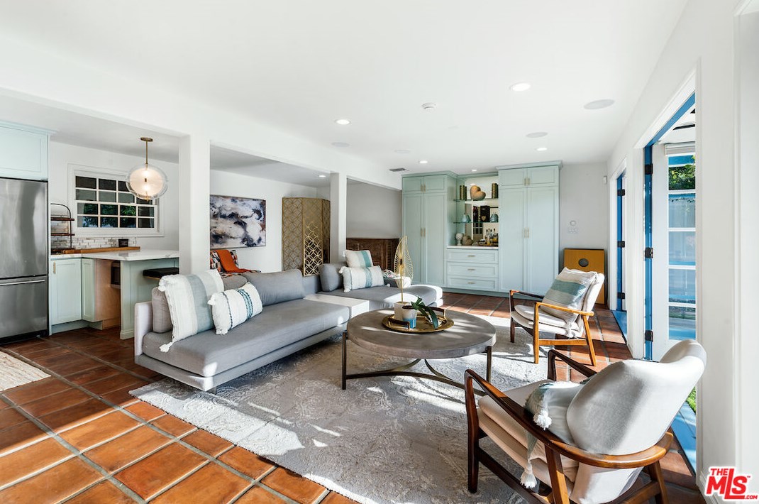 346 Westbourne Dr, Los Angeles CA  90048-1910 exterior