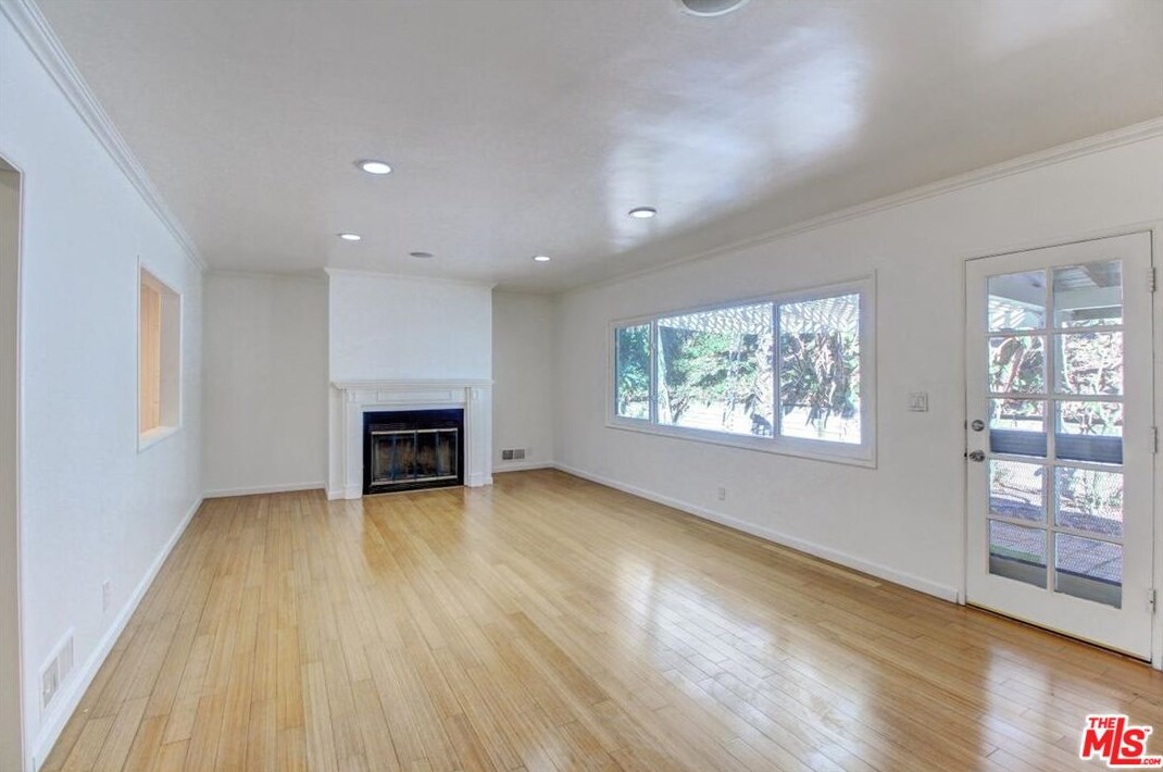 3740 Mullen Pl, Los Angeles CA  90043-1721 exterior