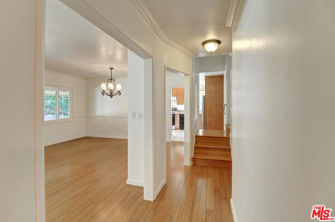 3740 Mullen Pl, Los Angeles CA  90043-1721 exterior