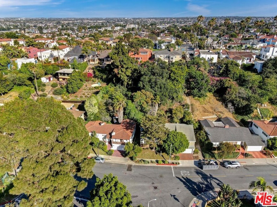 3740 Mullen Pl, Los Angeles CA  90043-1721 exterior