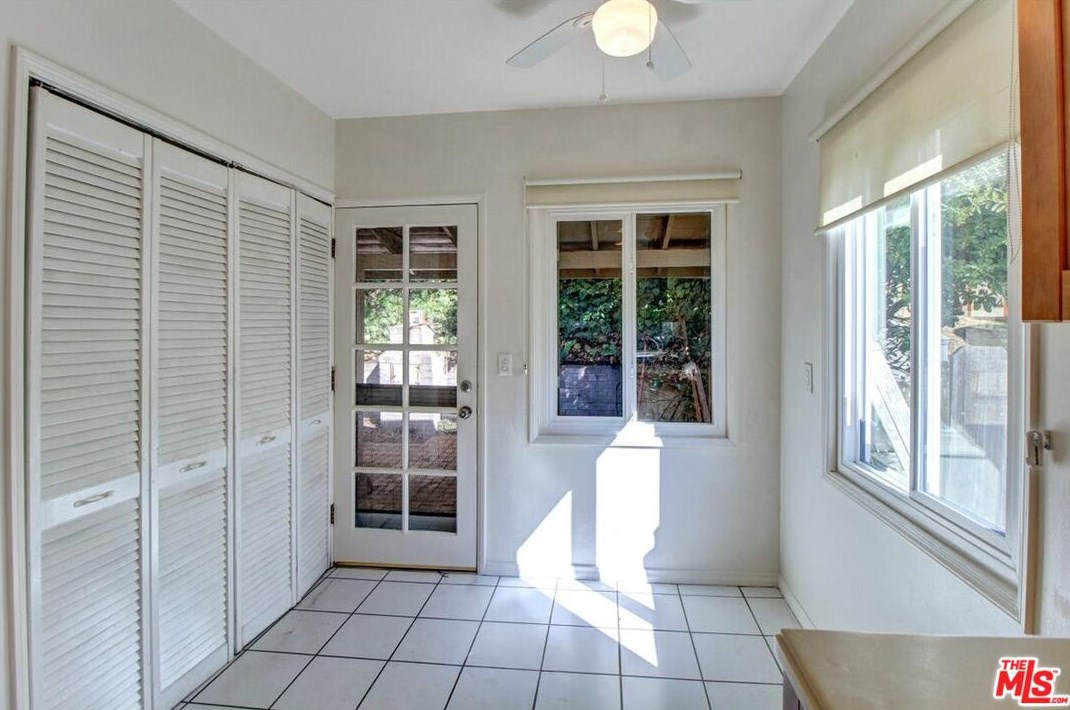 3740 Mullen Pl, Los Angeles CA  90043-1721 exterior