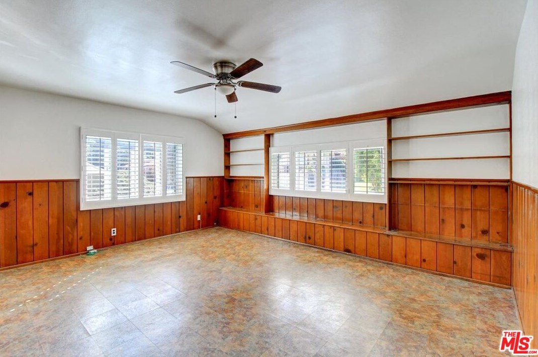 3740 Mullen Pl, Los Angeles CA  90043-1721 exterior