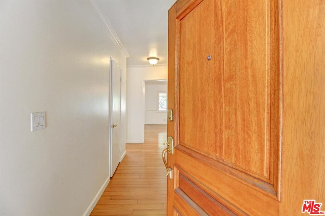 3740 Mullen Pl, Los Angeles CA  90043-1721 exterior