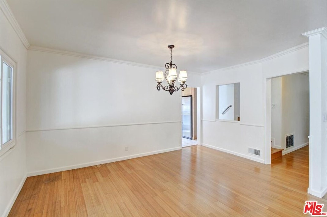 3740 Mullen Pl, Los Angeles CA  90043-1721 exterior