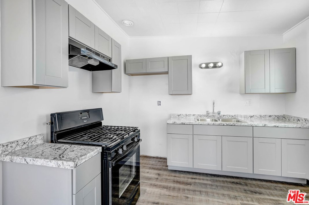 16845 Manzanita St, Hesperia CA  92345-1832 exterior