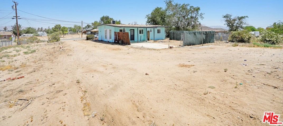 16845 Manzanita St, Hesperia CA  92345-1832 exterior