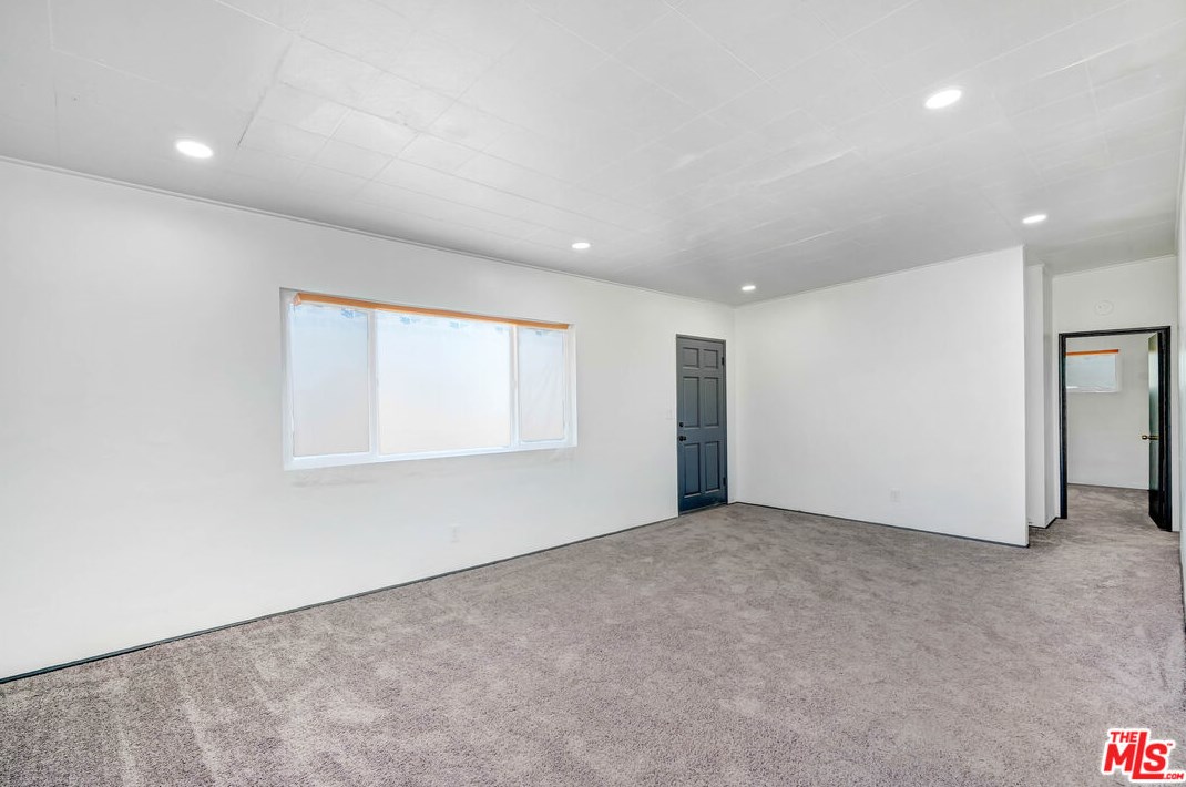 16845 Manzanita St, Hesperia CA  92345-1832 exterior