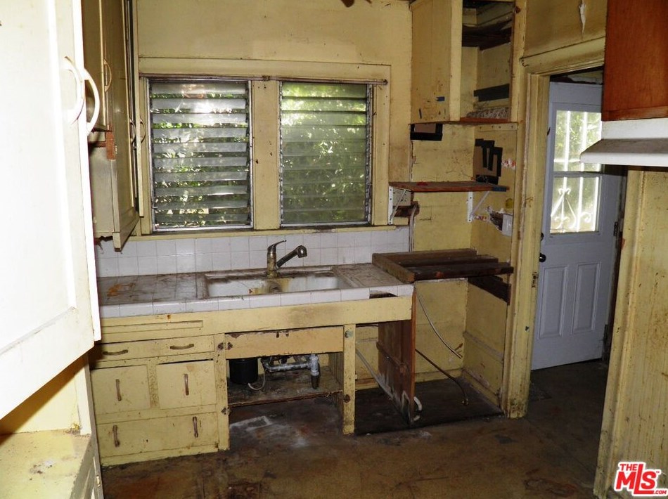 11753 Ayres Ave, Los Angeles CA  90064-1301 exterior