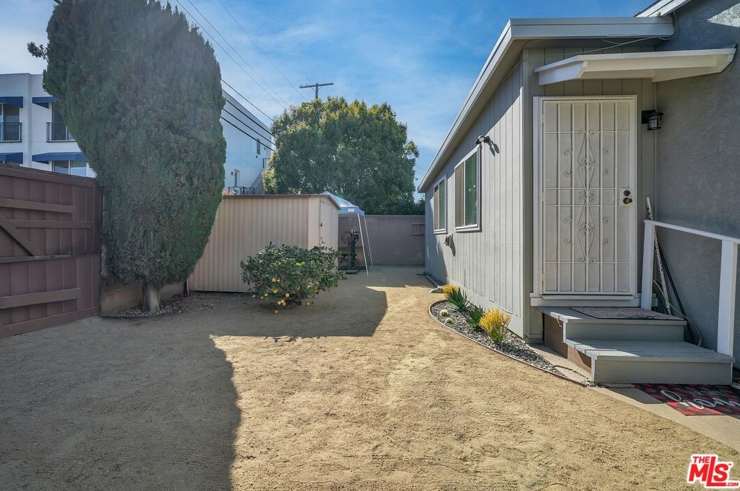 4467 Huntley Ave, Los Angeles CA  90230-4827 exterior