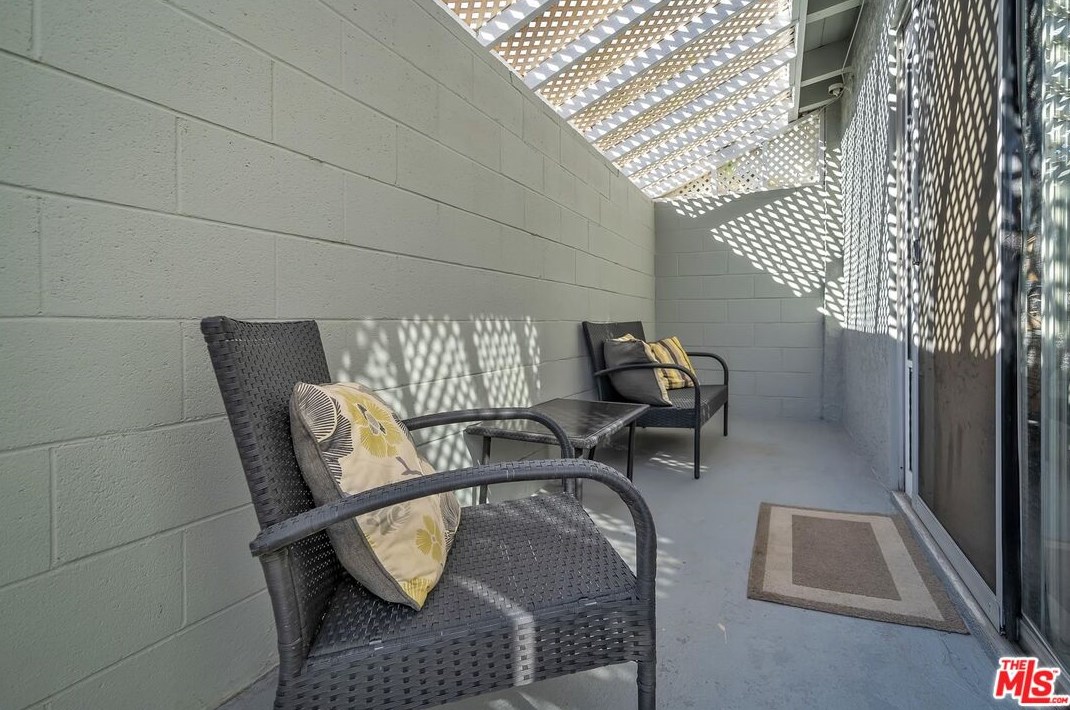 4467 Huntley Ave, Los Angeles CA  90230-4827 exterior