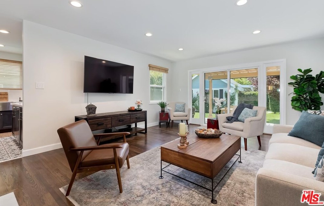 4339 Elmer Ave, North Hollywood CA  91602-2632 exterior