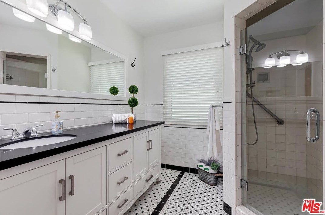 4339 Elmer Ave, North Hollywood CA  91602-2632 exterior