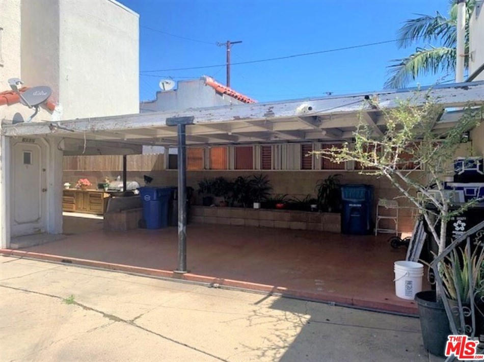 609 Hillview Ave, Los Angeles CA  90022-3229 exterior