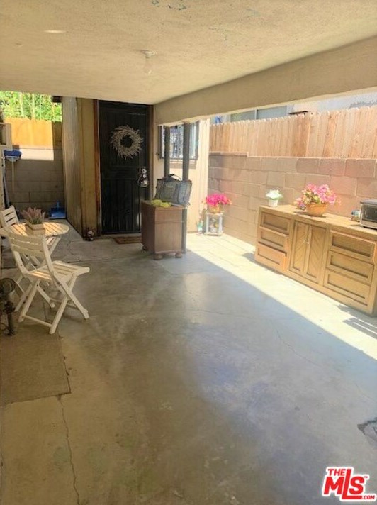 609 Hillview Ave, Los Angeles CA  90022-3229 exterior