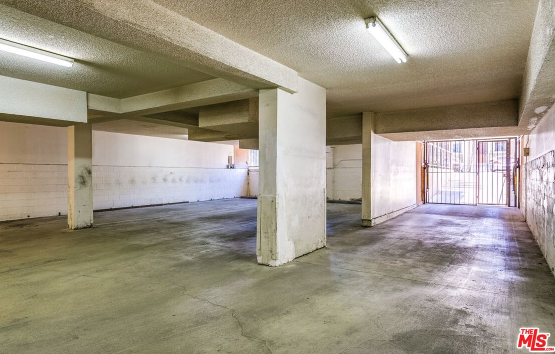 2370 Portland St, Los Angeles CA  90007-1916 exterior