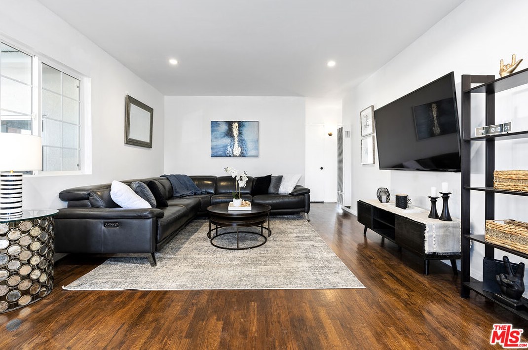 15206 Condon Ave, Lawndale CA  90260-1931 exterior