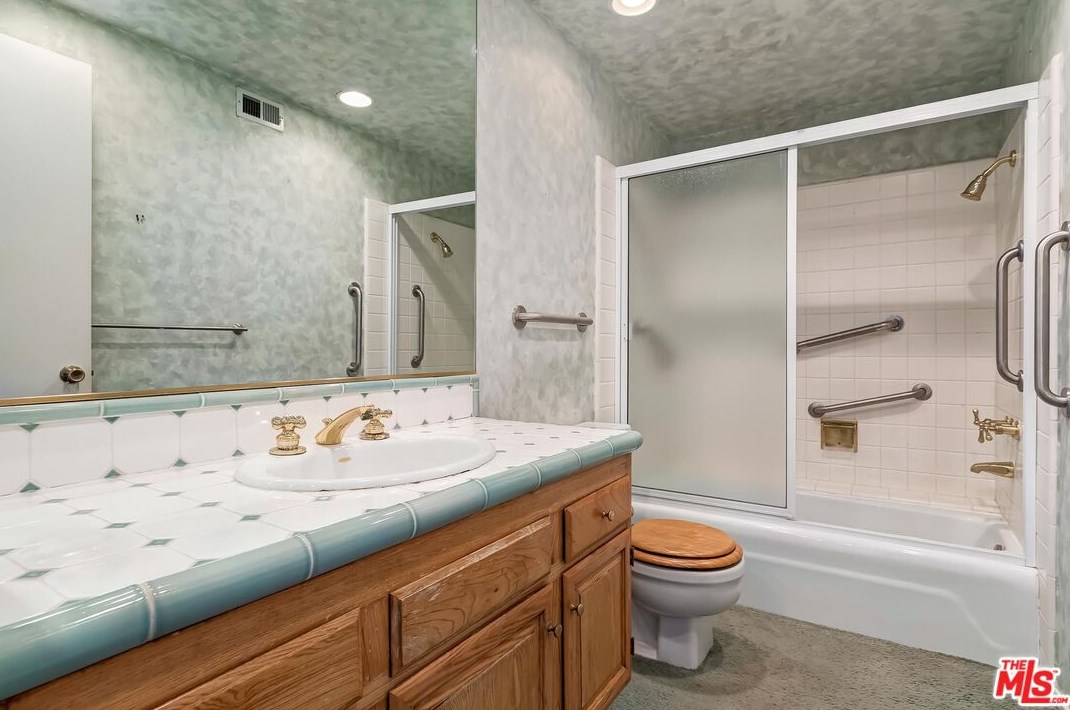 2919 Woodwardia Dr, Los Angeles CA  90077-2123 exterior