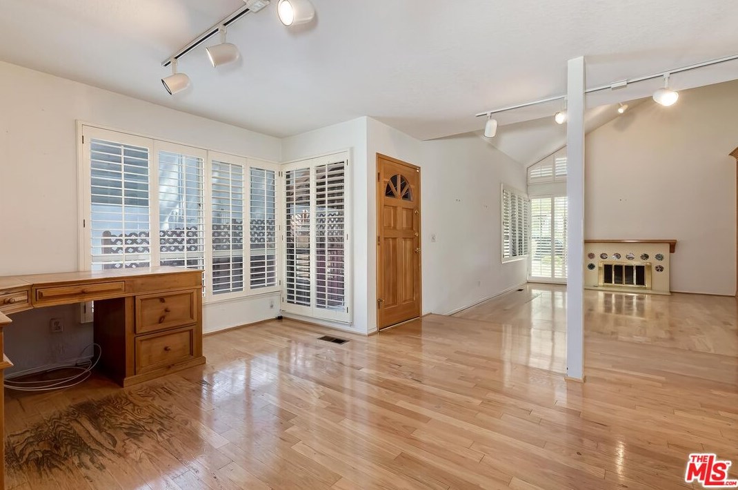 2919 Woodwardia Dr, Los Angeles CA  90077-2123 exterior