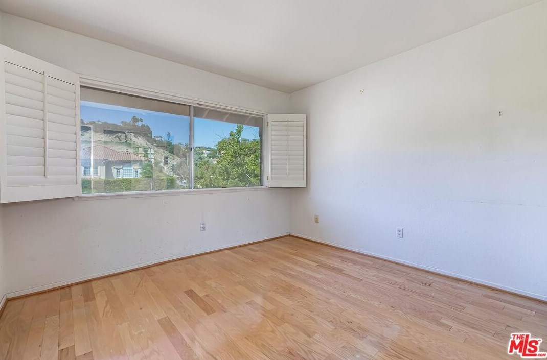 2919 Woodwardia Dr, Los Angeles CA  90077-2123 exterior