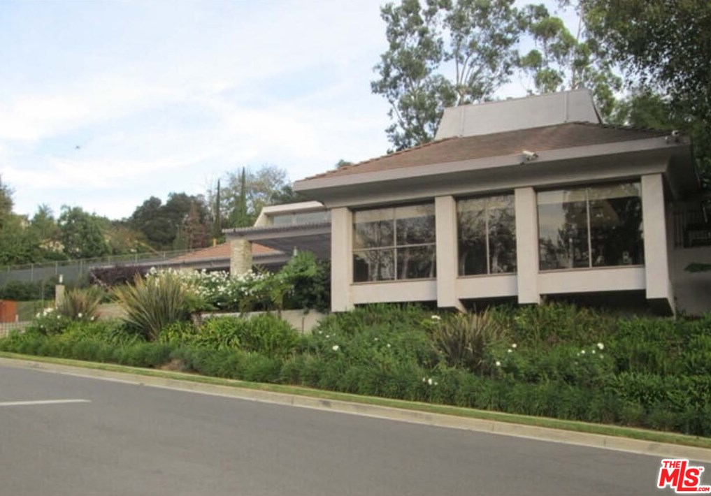 2919 Woodwardia Dr, Los Angeles CA  90077-2123 exterior