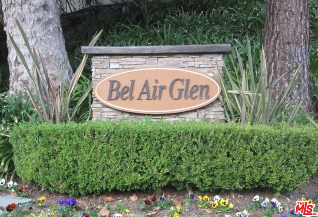 2919 Woodwardia Dr, Los Angeles CA  90077-2123 exterior