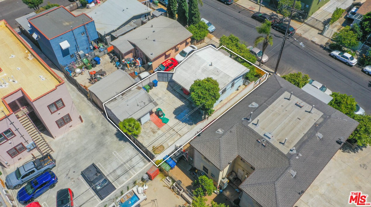 1151 29th St, Los Angeles CA  90011-2137 exterior