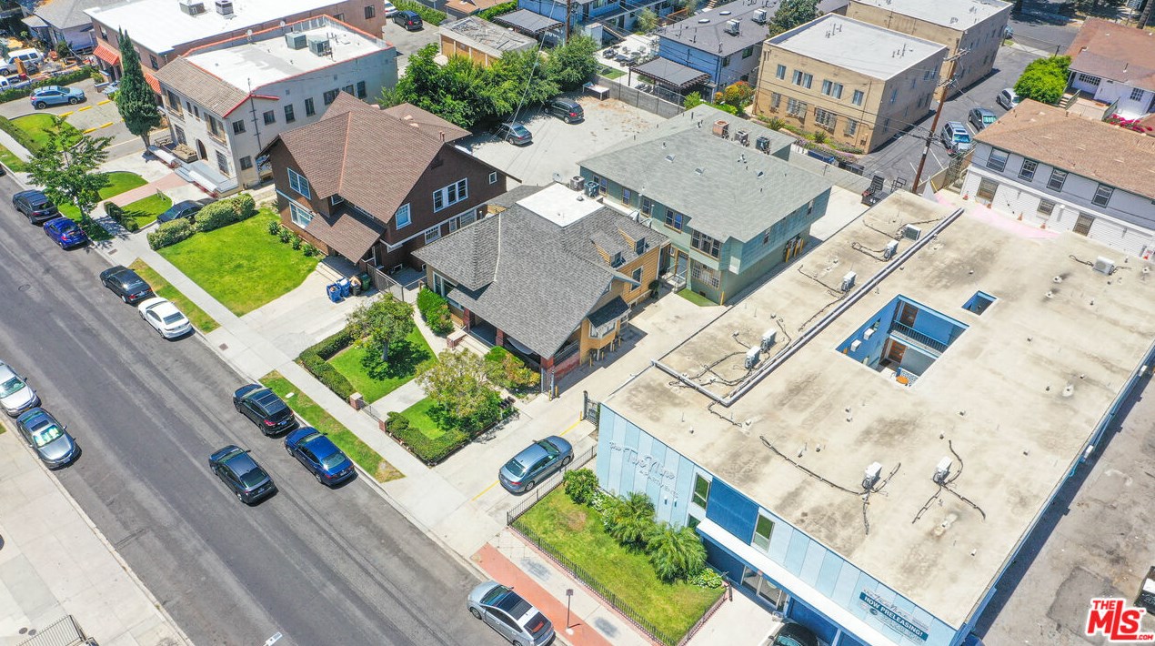 1137 29th St, Los Angeles CA  90011-2137 exterior
