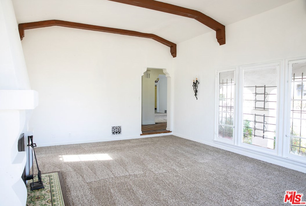 10747 Rochester Ave, Los Angeles CA  90024-5033 exterior