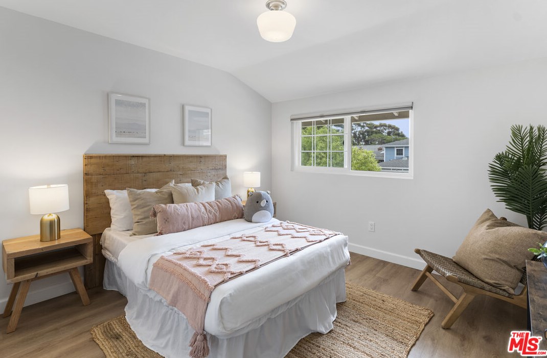 12721 Sanford St, Los Angeles CA  90066-6954 exterior