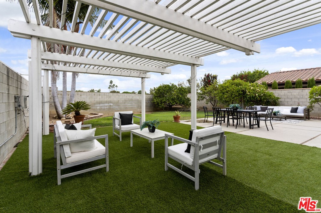 12721 Sanford St, Los Angeles CA  90066-6954 exterior