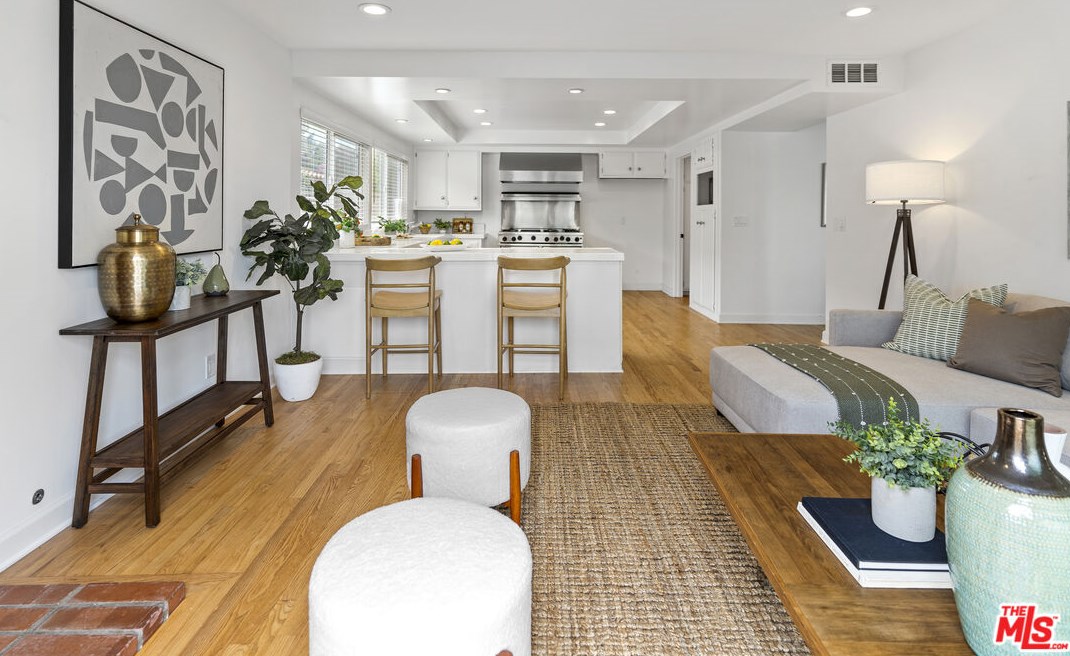 12721 Sanford St, Los Angeles CA  90066-6954 exterior