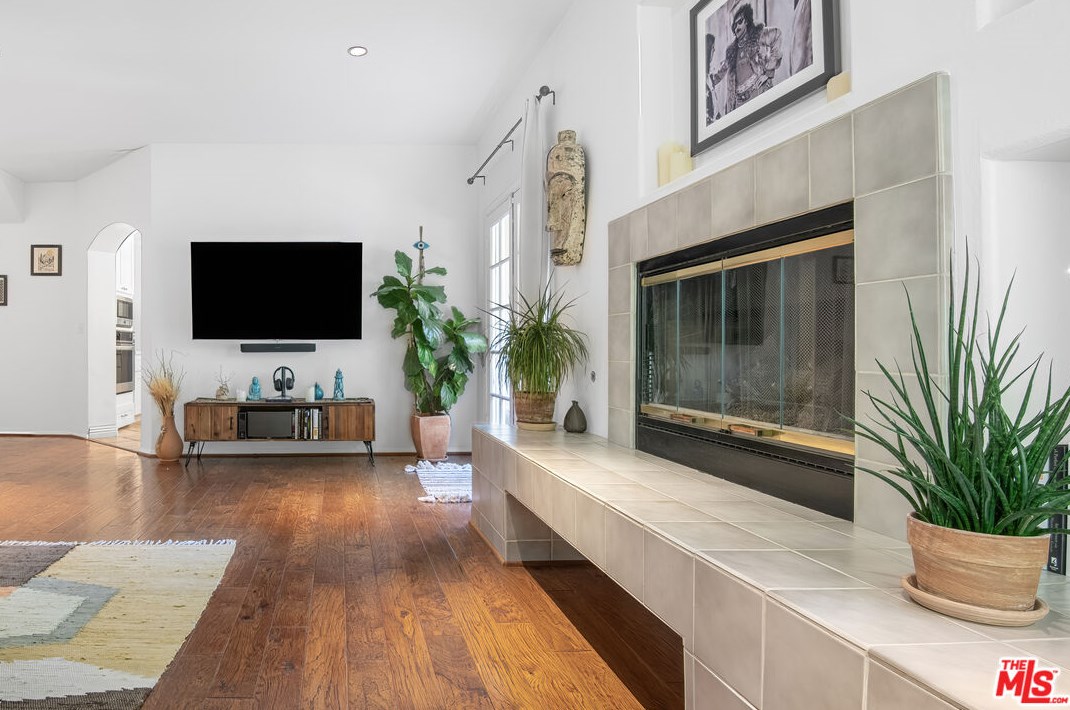 756 Cedar Point Pl, Thousand Oaks CA  91362-5422 exterior