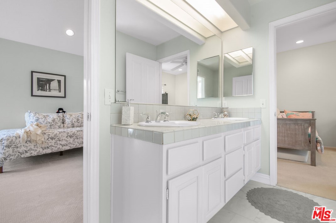 756 Cedar Point Pl, Thousand Oaks CA  91362-5422 exterior