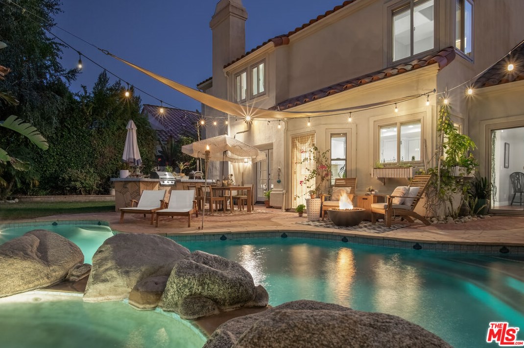 756 Cedar Point Pl, Thousand Oaks CA  91362-5422 exterior