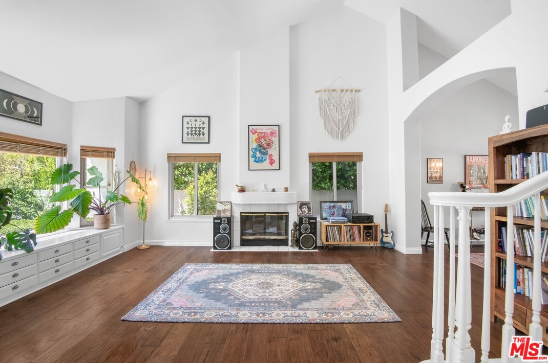 756 Cedar Point Pl, Thousand Oaks CA  91362-5422 exterior