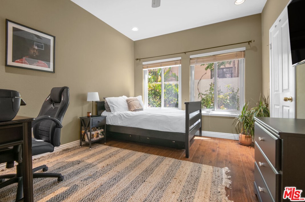 756 Cedar Point Pl, Thousand Oaks CA  91362-5422 exterior