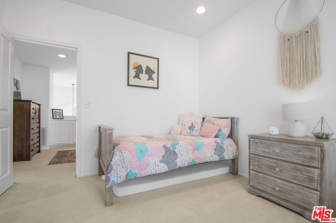 756 Cedar Point Pl, Thousand Oaks CA  91362-5422 exterior