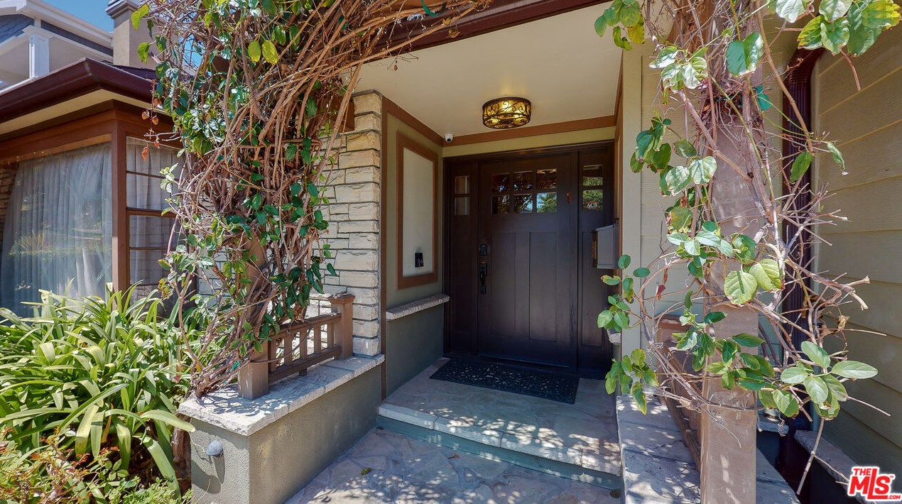 9343 Sawyer St, Los Angeles CA  90035-4101 exterior