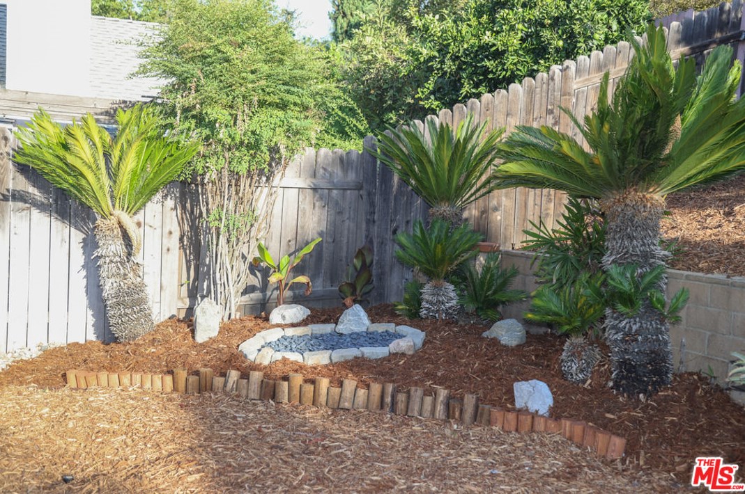 816 Cyn Wash Dr, Pasadena CA  91107-2062 exterior