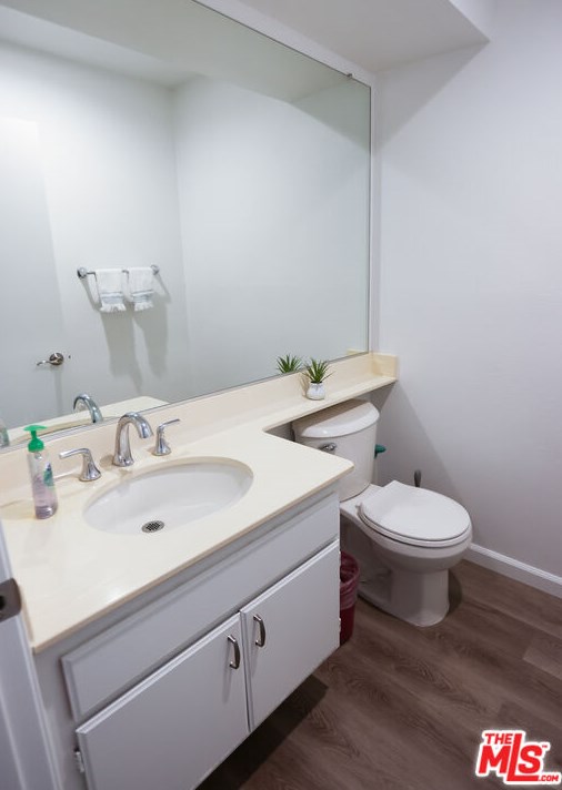 816 Cyn Wash Dr, Pasadena CA  91107-2062 exterior