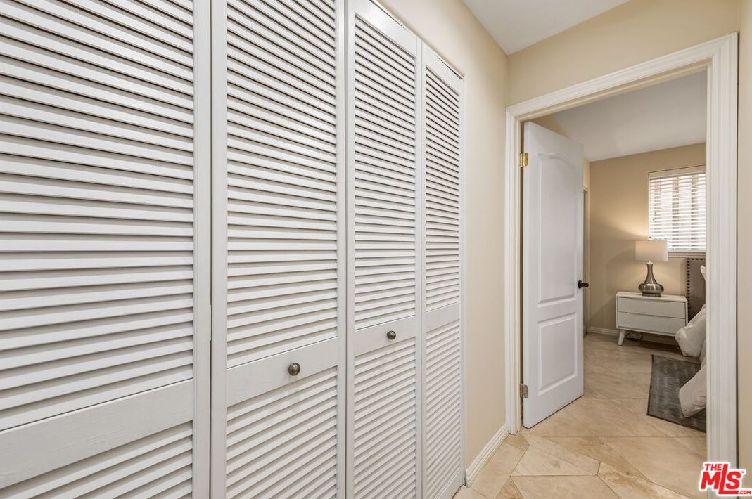 3794 Lenawee Ave, Los Angeles CA  90016-6201 exterior