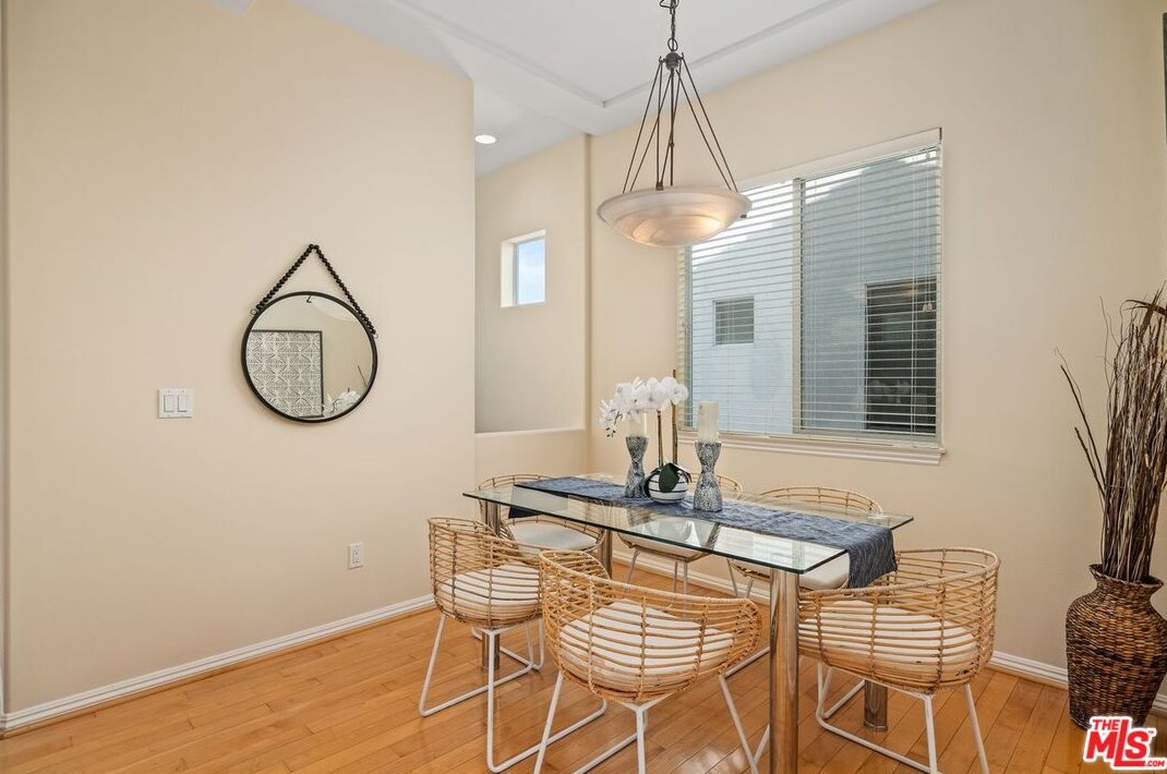 3794 Lenawee Ave, Los Angeles CA  90016-6201 exterior