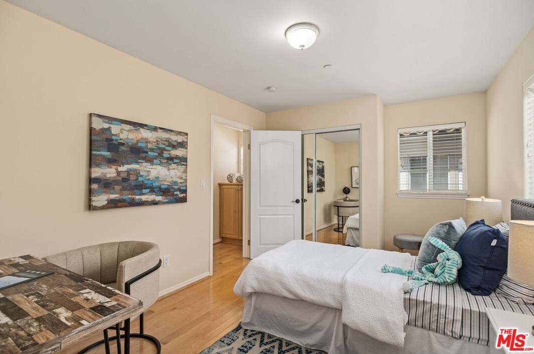 3794 Lenawee Ave, Los Angeles CA  90016-6201 exterior