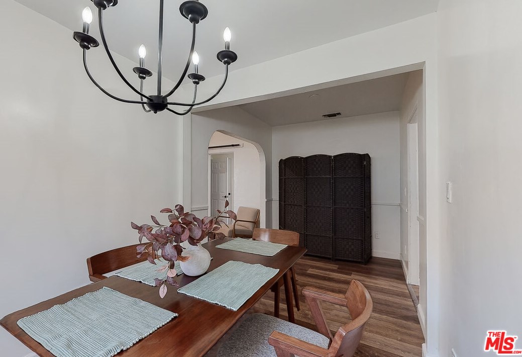 1917 64 St, Los Angeles CA 90001-2106 exterior