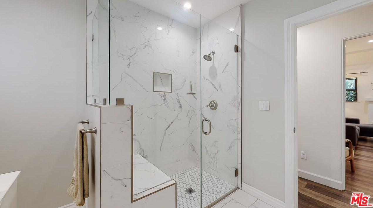 1917 64 St, Los Angeles CA 90001-2106 exterior