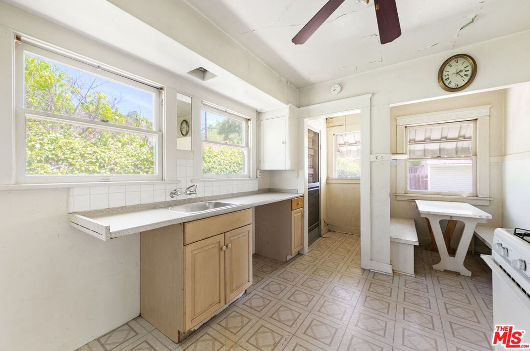 5208 Maywood Ave, Los Angeles CA  90041-1214 exterior