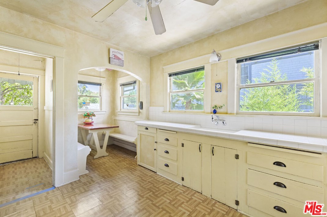 5208 Maywood Ave, Los Angeles CA  90041-1214 exterior